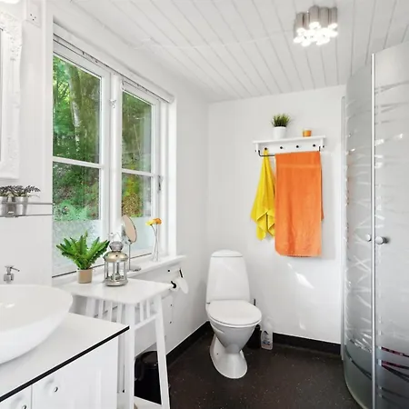 Ginne - 100m To The Fjord By Interhome