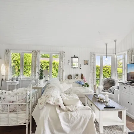 Ginne - 100m To The Fjord By Interhome *
